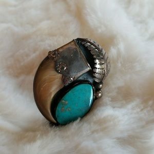 Genuine Turquoise ring w/ Bear Claw